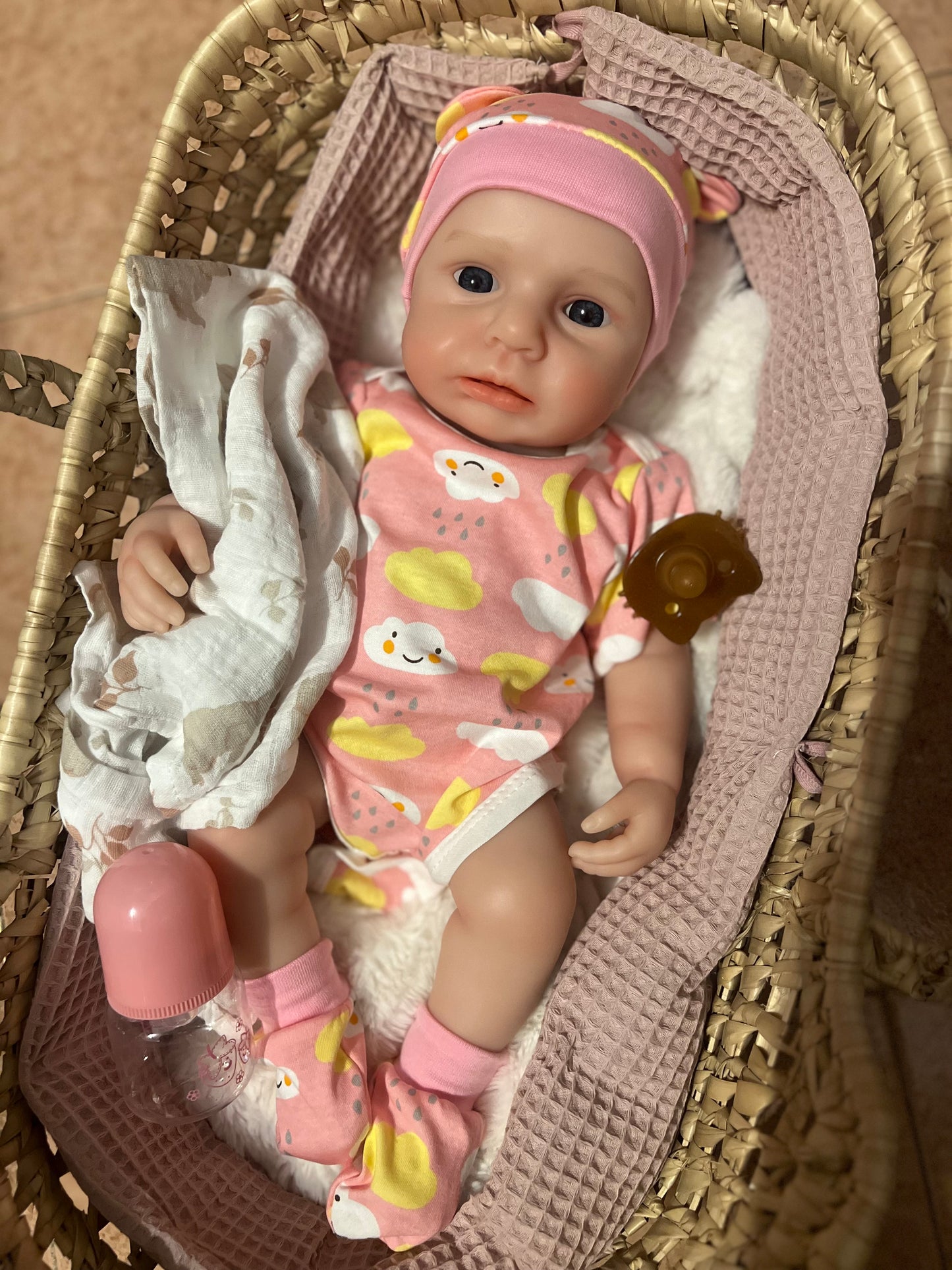 Muñeca Luna de silicona completa de platino calva